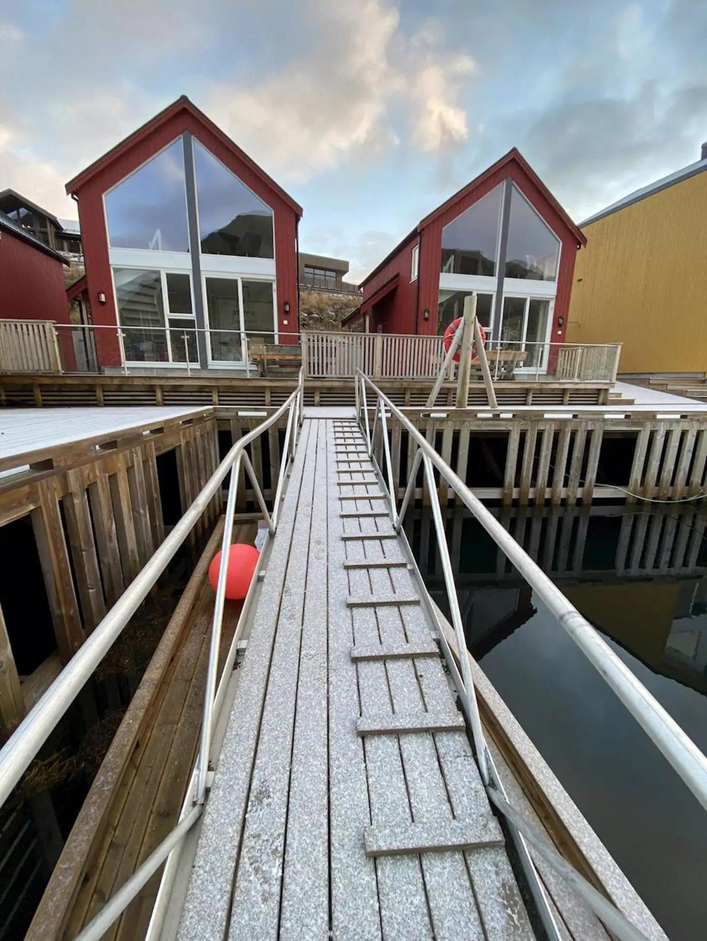 Spektakulaer Rorbu I Autentiske Omgivelser Ballstad Exterior foto